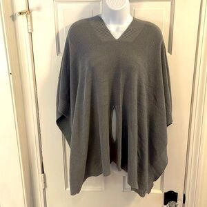 Lululemon poncho - like new!